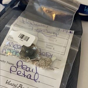 New vantel pearl petal necklace with dark pearl